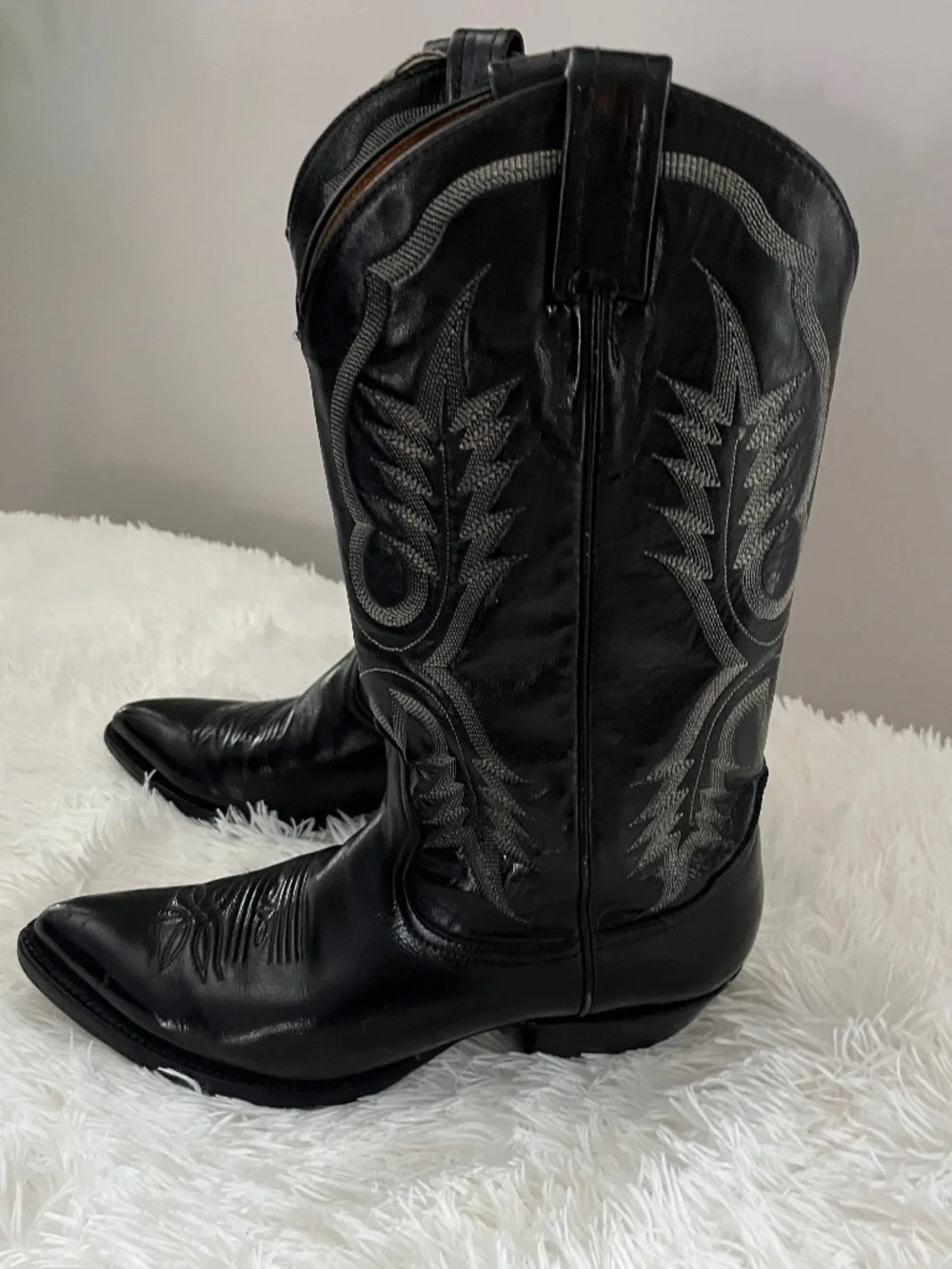 Tony Lama Style 2916 Black White Embroidered Cowboy Boots Pointed Toes Size 8.5